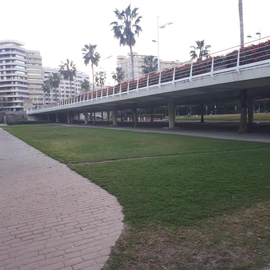 Near Plaza Ayuntamiento In The Historic Center Of Apartamento *