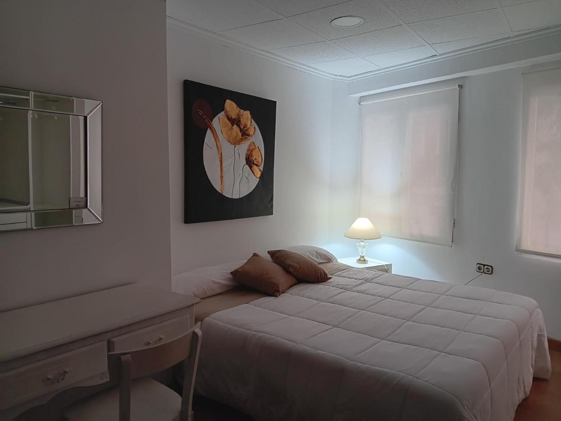 Near Plaza Ayuntamiento In The Historic Center Of Apartamento Valencia