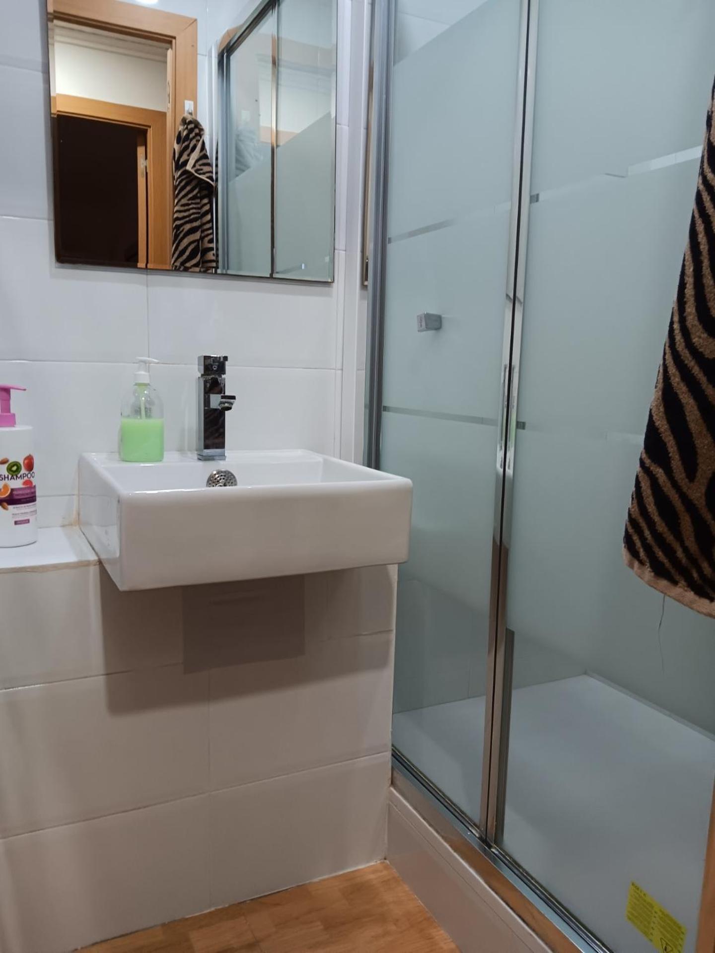 Near Plaza Ayuntamiento In The Historic Center Of Apartamento Valencia